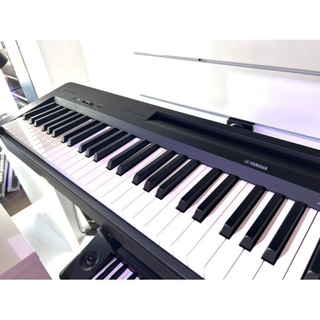 Yamaha p145B