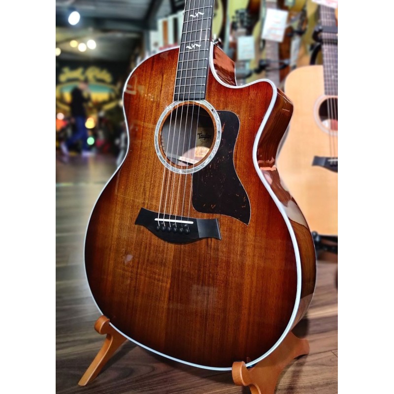 Taylor Guitars 424ce Special Edition Walnut