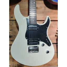 Yamaha PA120H Vintage White