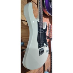 Yamaha PA120H Vintage White