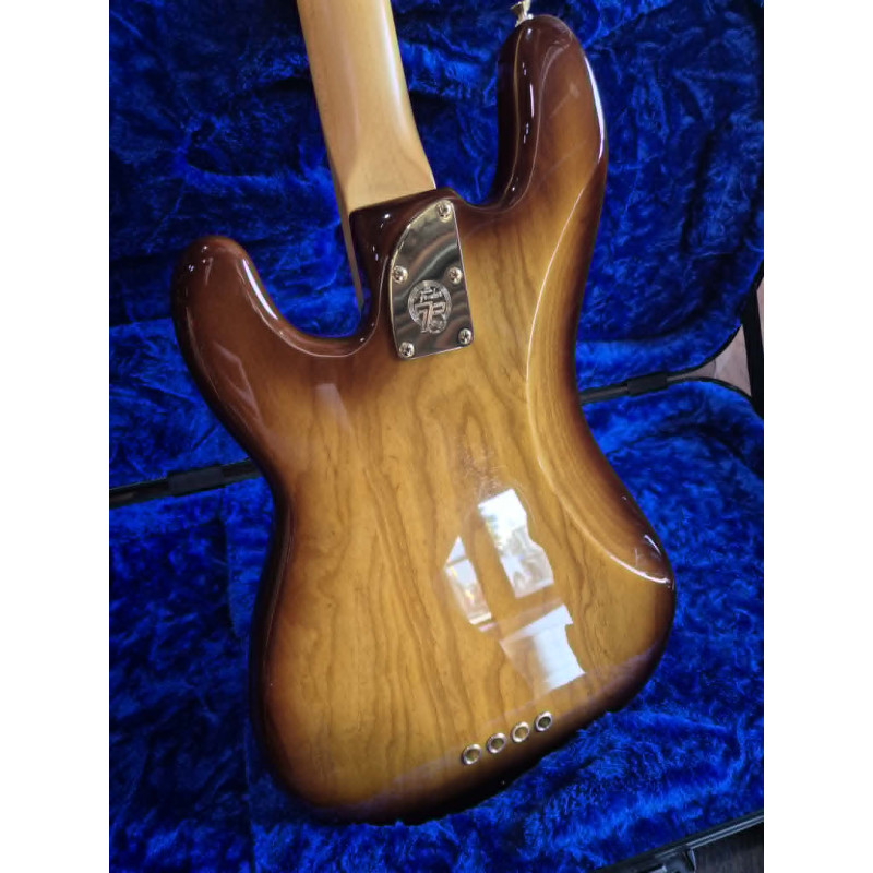 Fender_precision_bass_commemorative_75th_anniversary